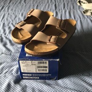 Men Birkenstock Arizona size 10